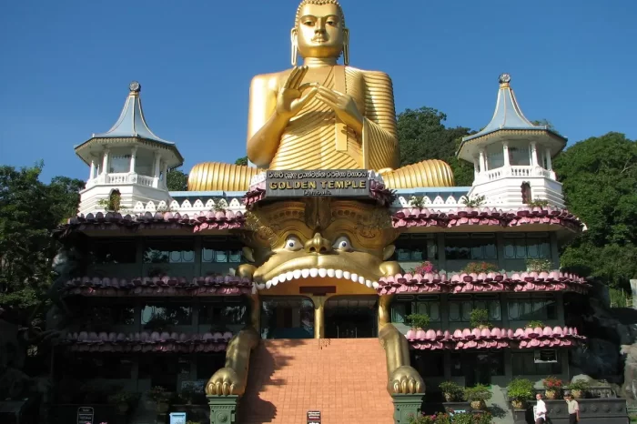 Dambulla-Cave-Temple-ditto travels 1