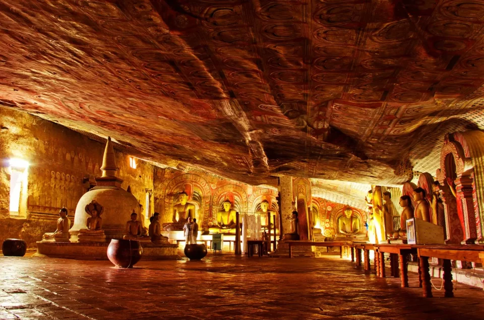 Dambulla-Cave-Temple-ditto travels 10